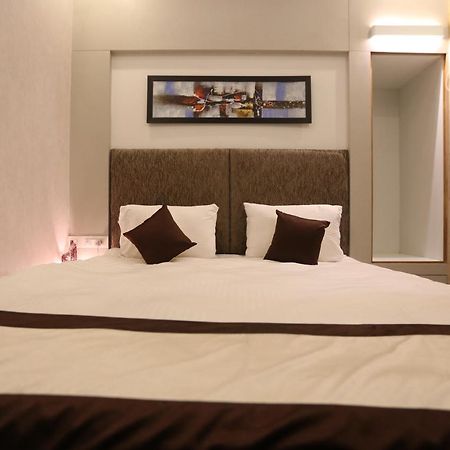 Hotel Mahendra Plaza Hardoi Екстериор снимка