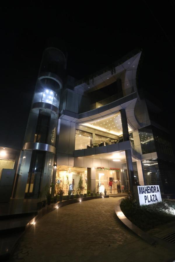 Hotel Mahendra Plaza Hardoi Екстериор снимка