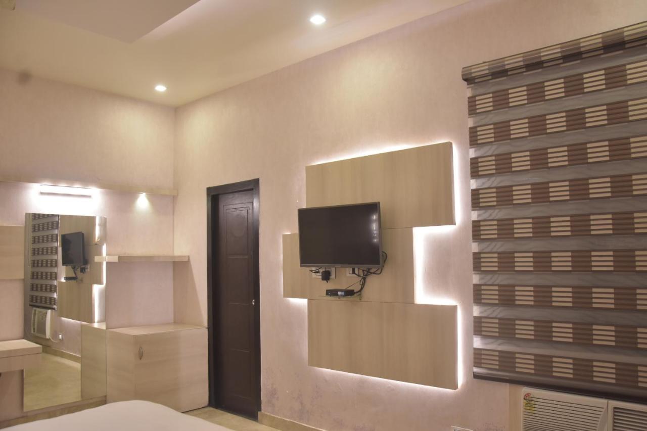Hotel Mahendra Plaza Hardoi Екстериор снимка