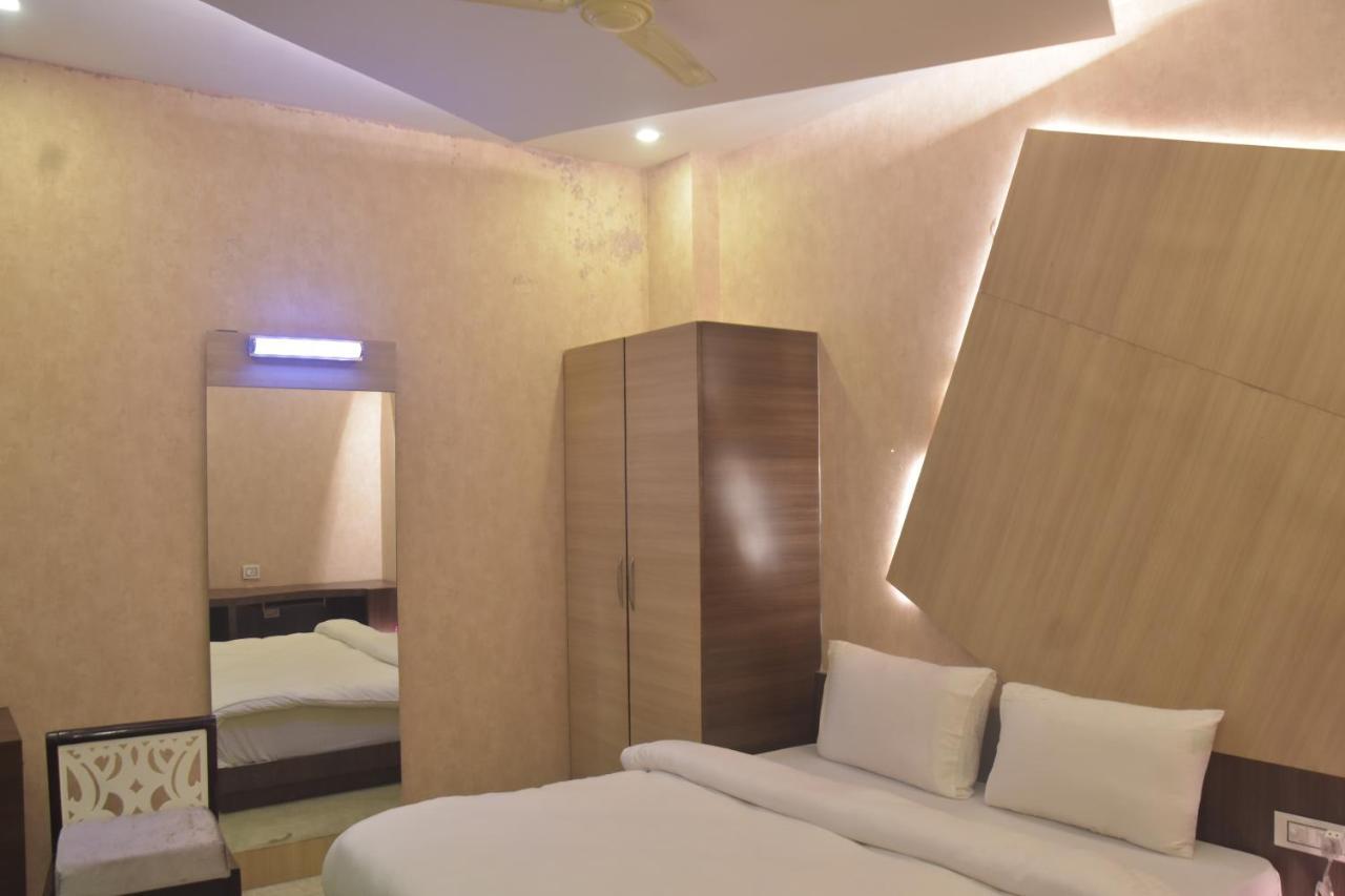 Hotel Mahendra Plaza Hardoi Екстериор снимка