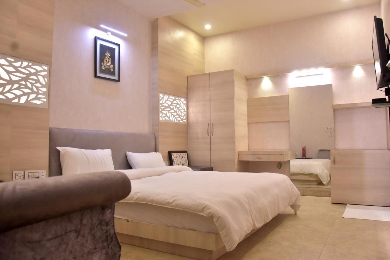 Hotel Mahendra Plaza Hardoi Екстериор снимка