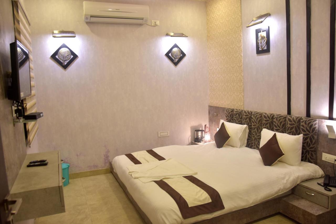 Hotel Mahendra Plaza Hardoi Екстериор снимка